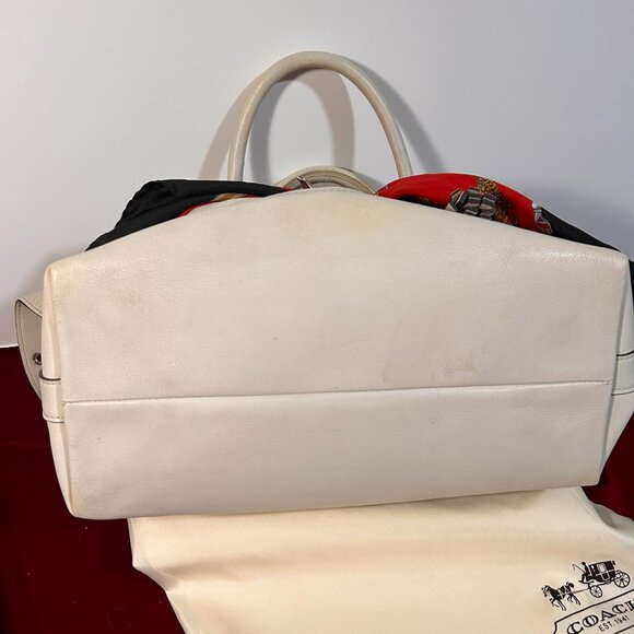 ✨ 2012 Coach Molly Satchel (Style No. 21132) – Luxe Vintage Revival ✨ - Picture 4 of 13